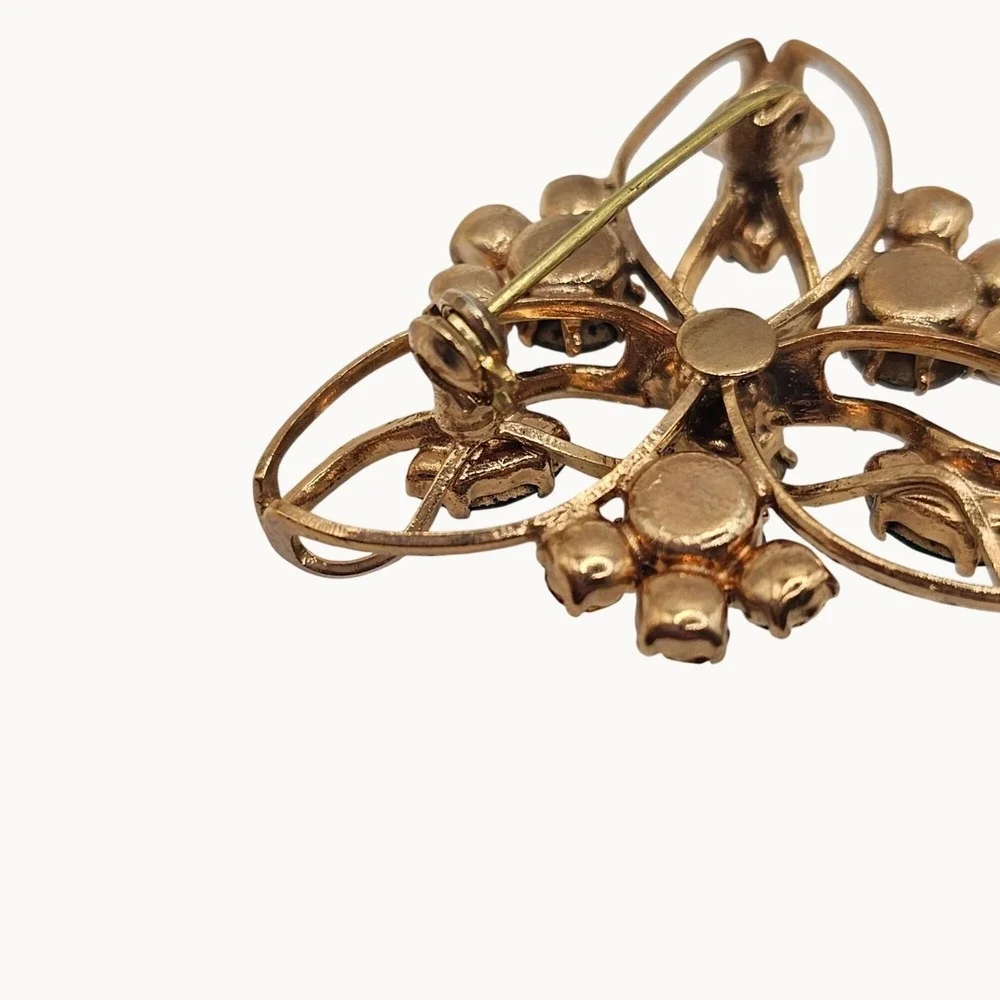 Vintage Rhinestone Brooch Gold Tone Green Glass‎ Openwork Pin Accessory
